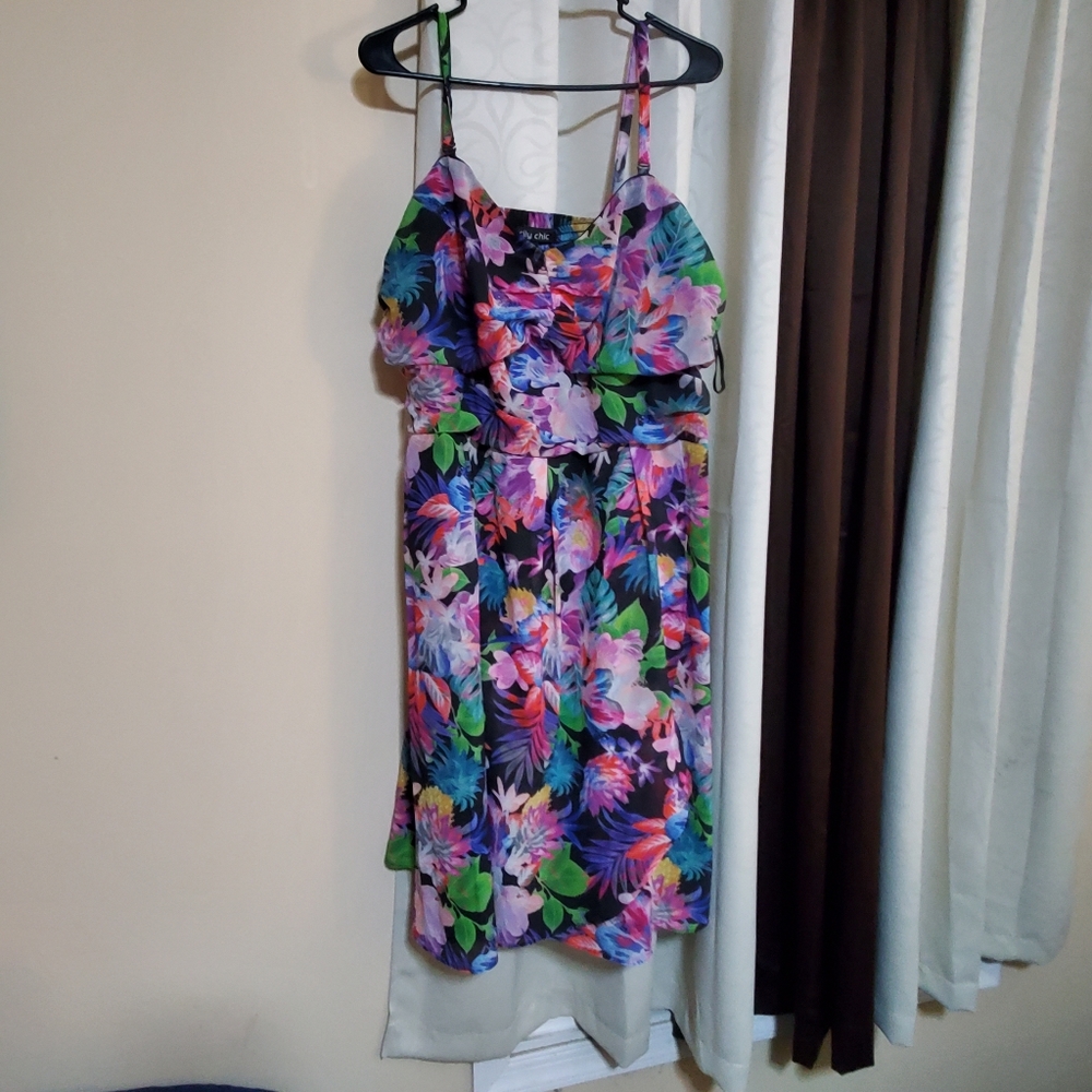 GU-- City Chic Floral Dress- size L